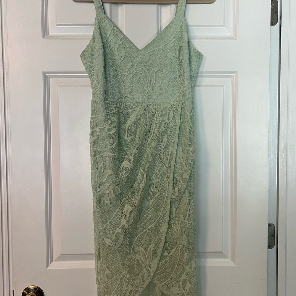 Lulu’s Sage Green Lace Midi Dress